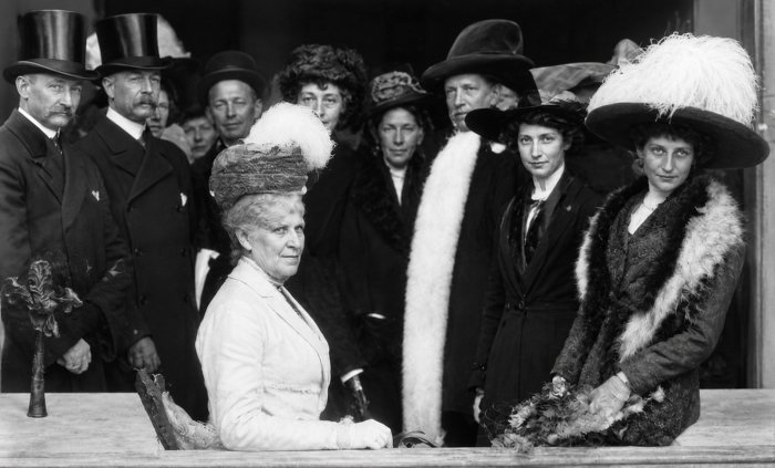 Dronning Louise ved Damernes Udstilling