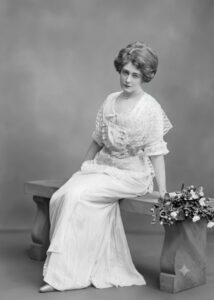 anna bloch 1